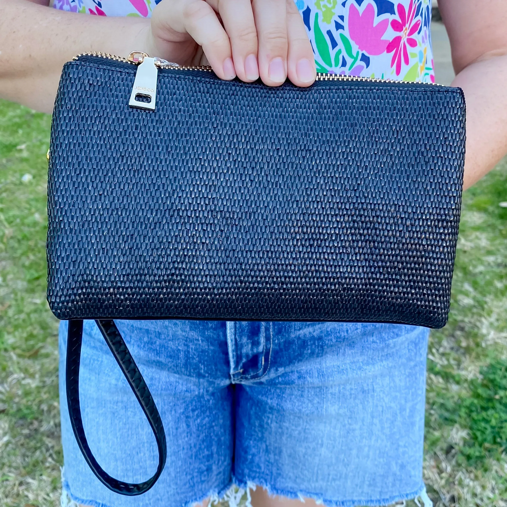 Jen & Co Riley Micro Straw 3 Compartment Crossbody/Wristlet - Black