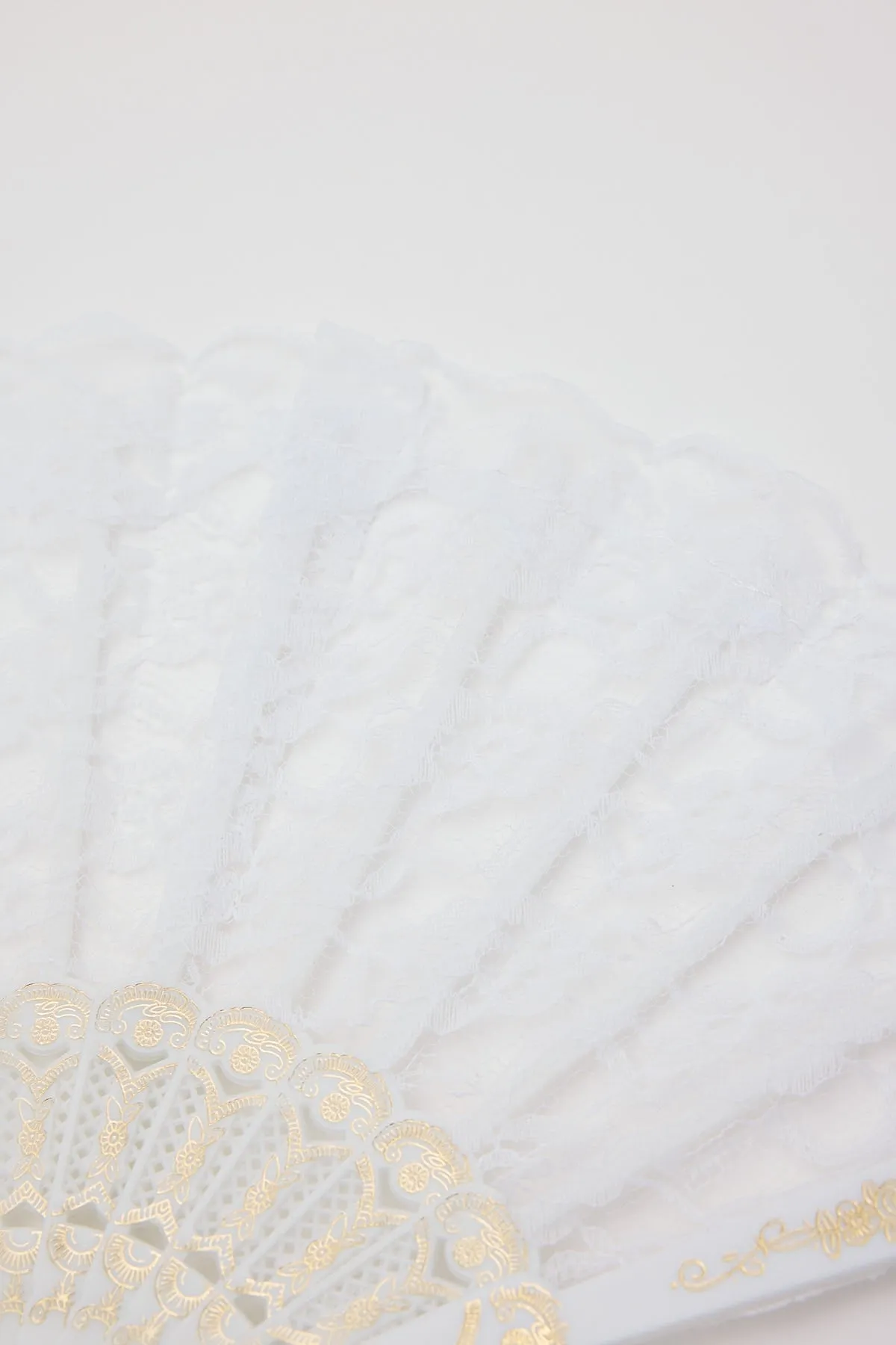Token Couturier Handheld Lace Fan White